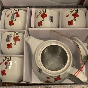 TEA SET:  Nagoya Ye Hwa Ceramicware. New in box.